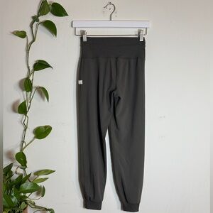 Vuori Women's Green Pants